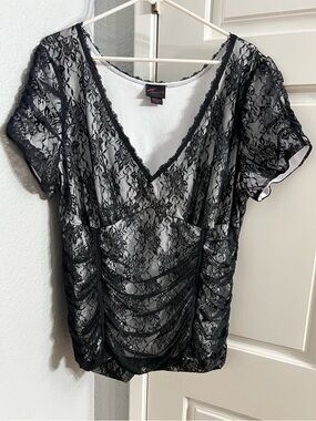 Torrid vintage ruched and lined lace blouse